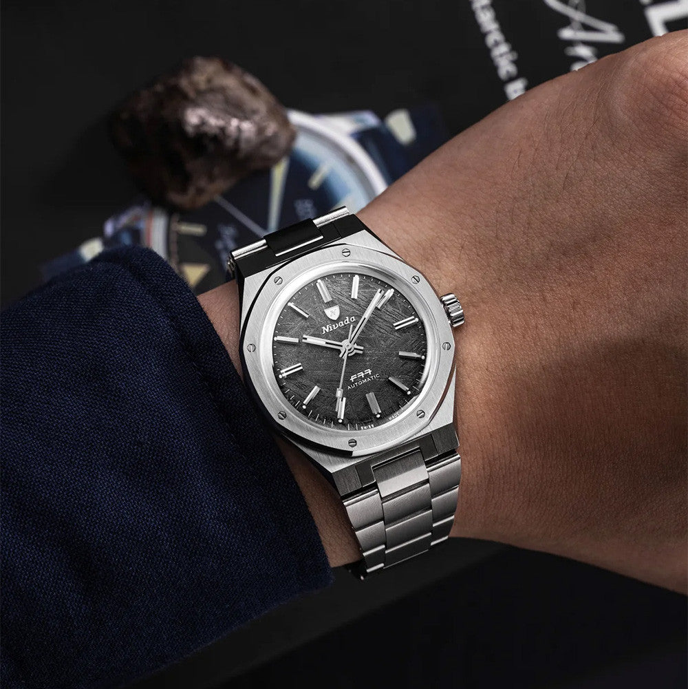 Nivada Grenchen F77 Titanium Météorite