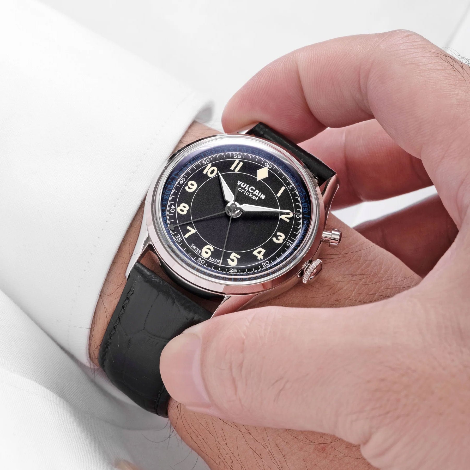 Vulcain Cricket Classique 36mm Svart & Vit/Blå 100269B07.BAC301
