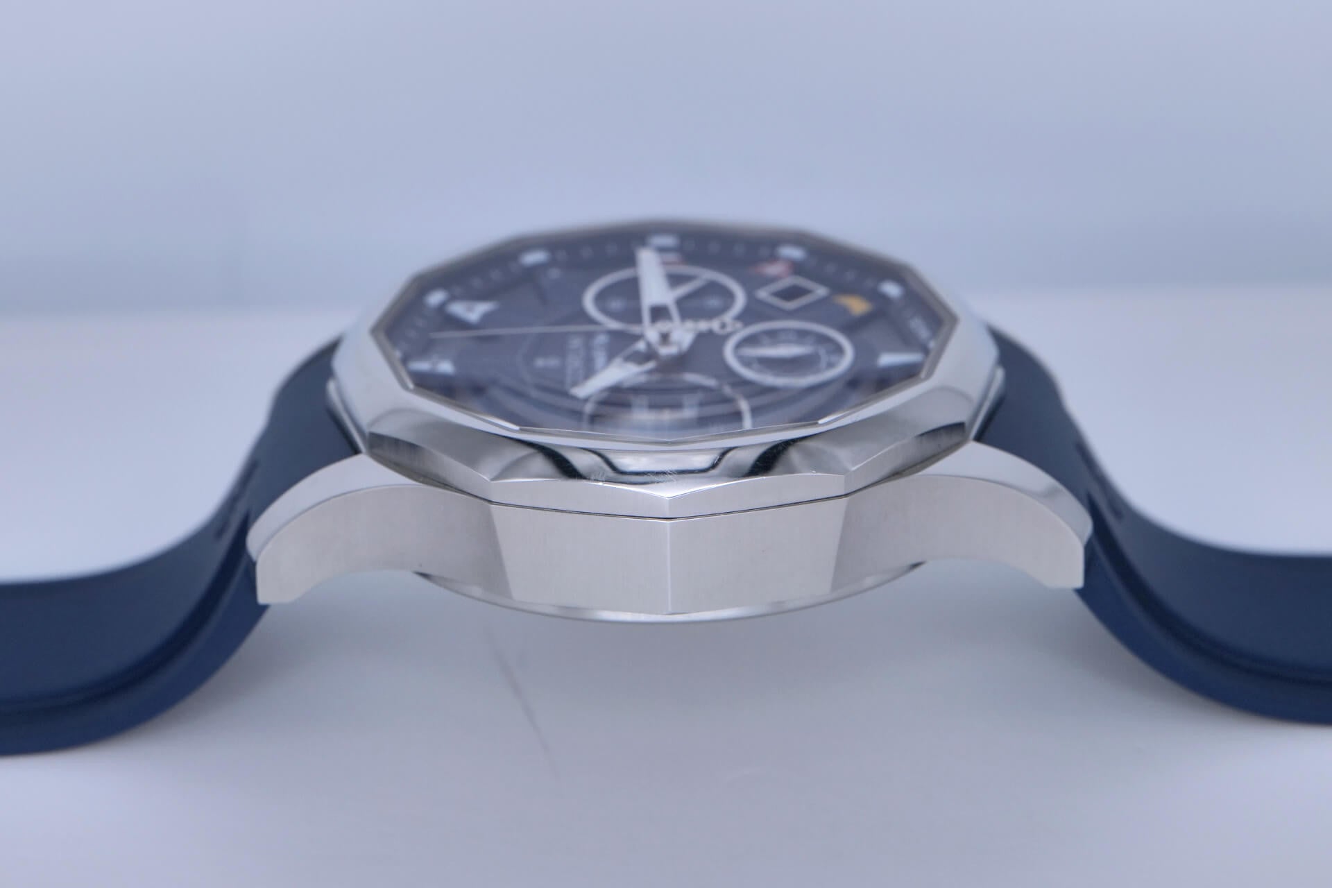PRE-OWNED Corum Admirals Cup Legend 010096