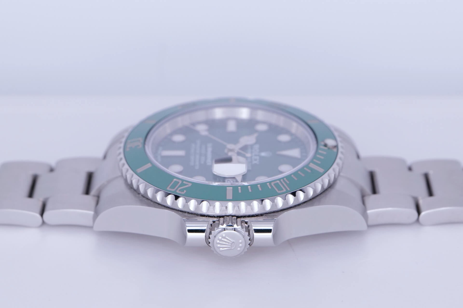 PRE-OWNED Rolex Oyster Perpetual Submariner Date 116610LV