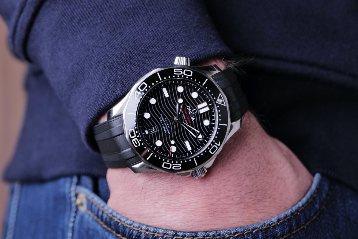PRE-OWNED Omega Seamaster Diver 21032422001001