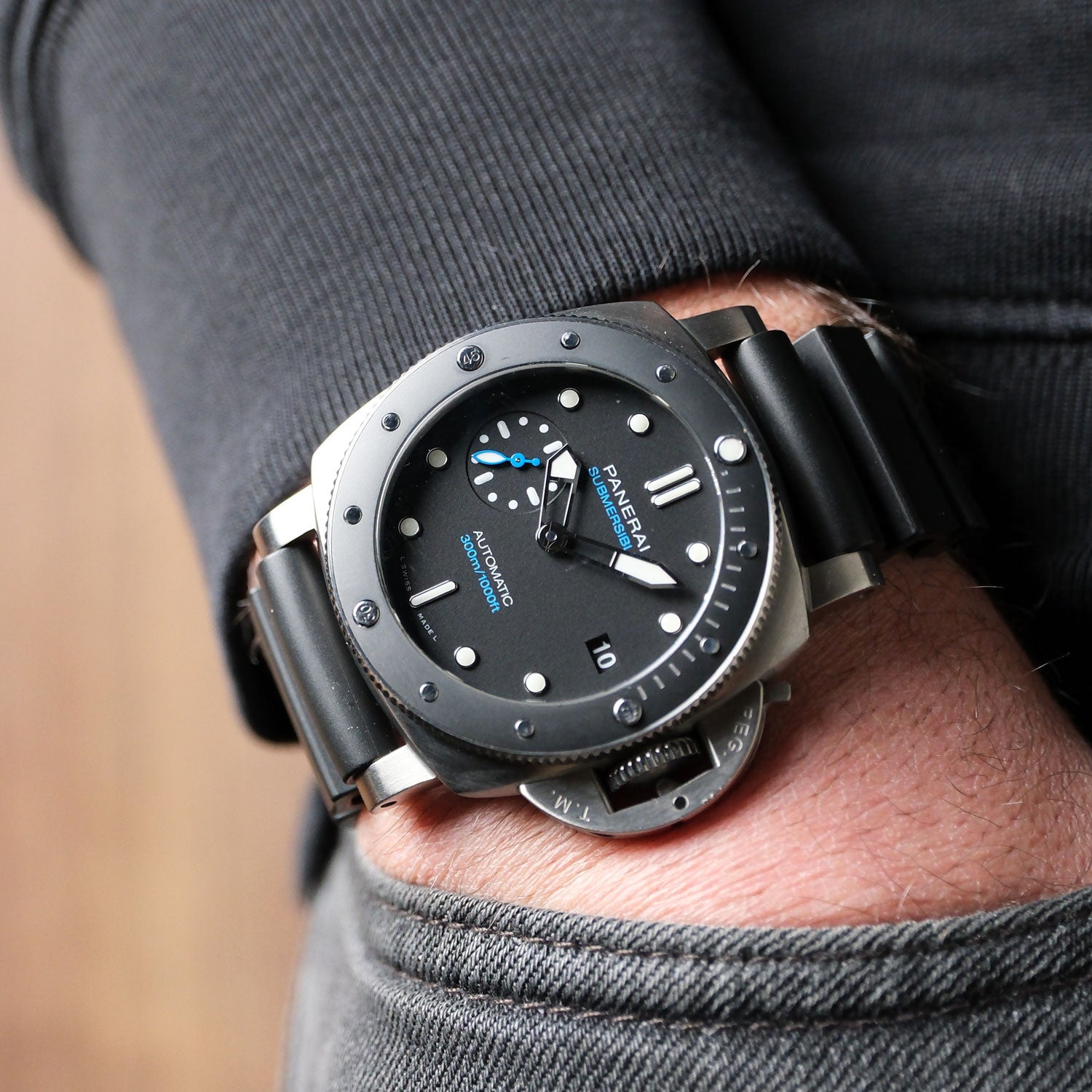 PRE-OWNED Panerai Submersible PAM00683