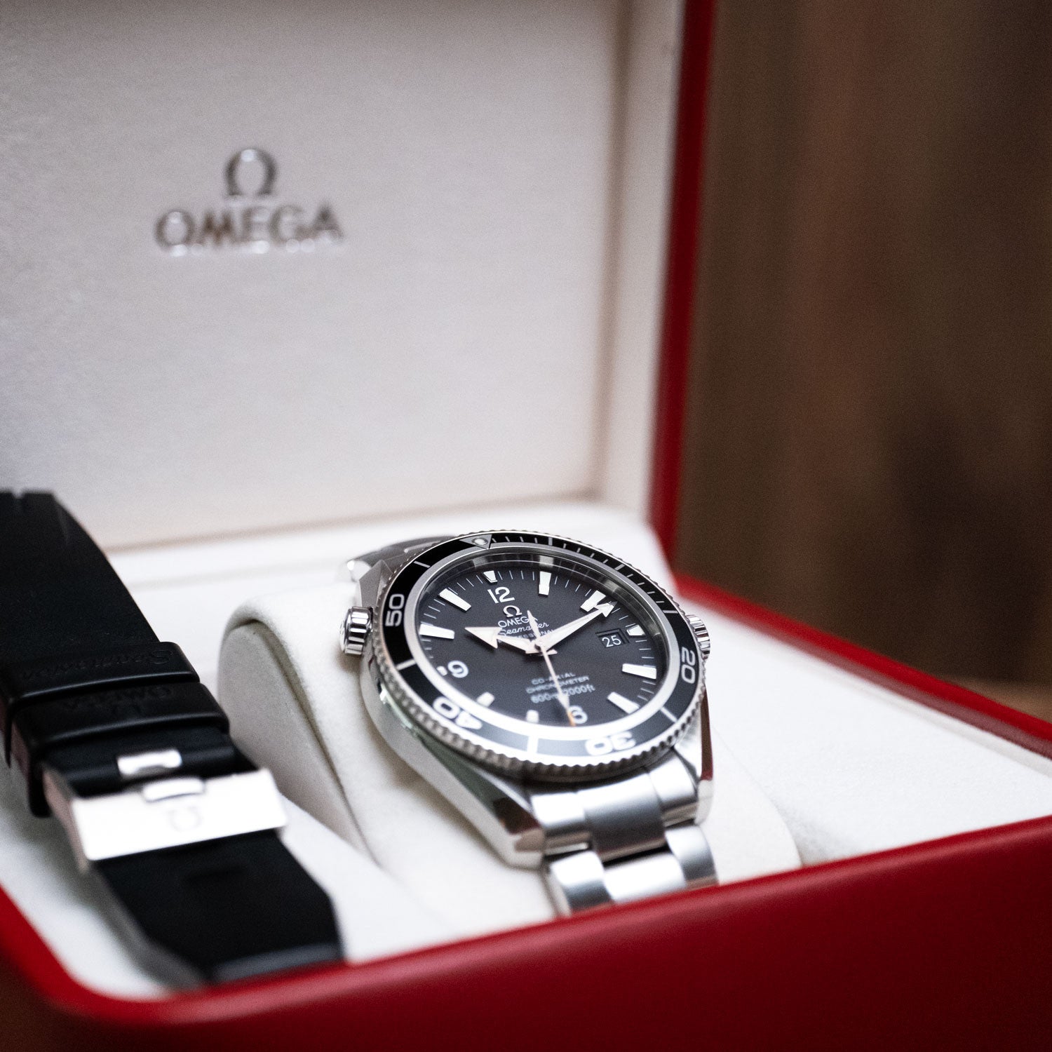 PRE-OWNED Omega Seamaster Planet Ocean 2201.50.00